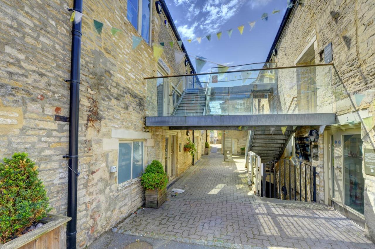 Glevum Lodge - 2 Bedroom Town Centre Apartment Cirencester Exterior photo