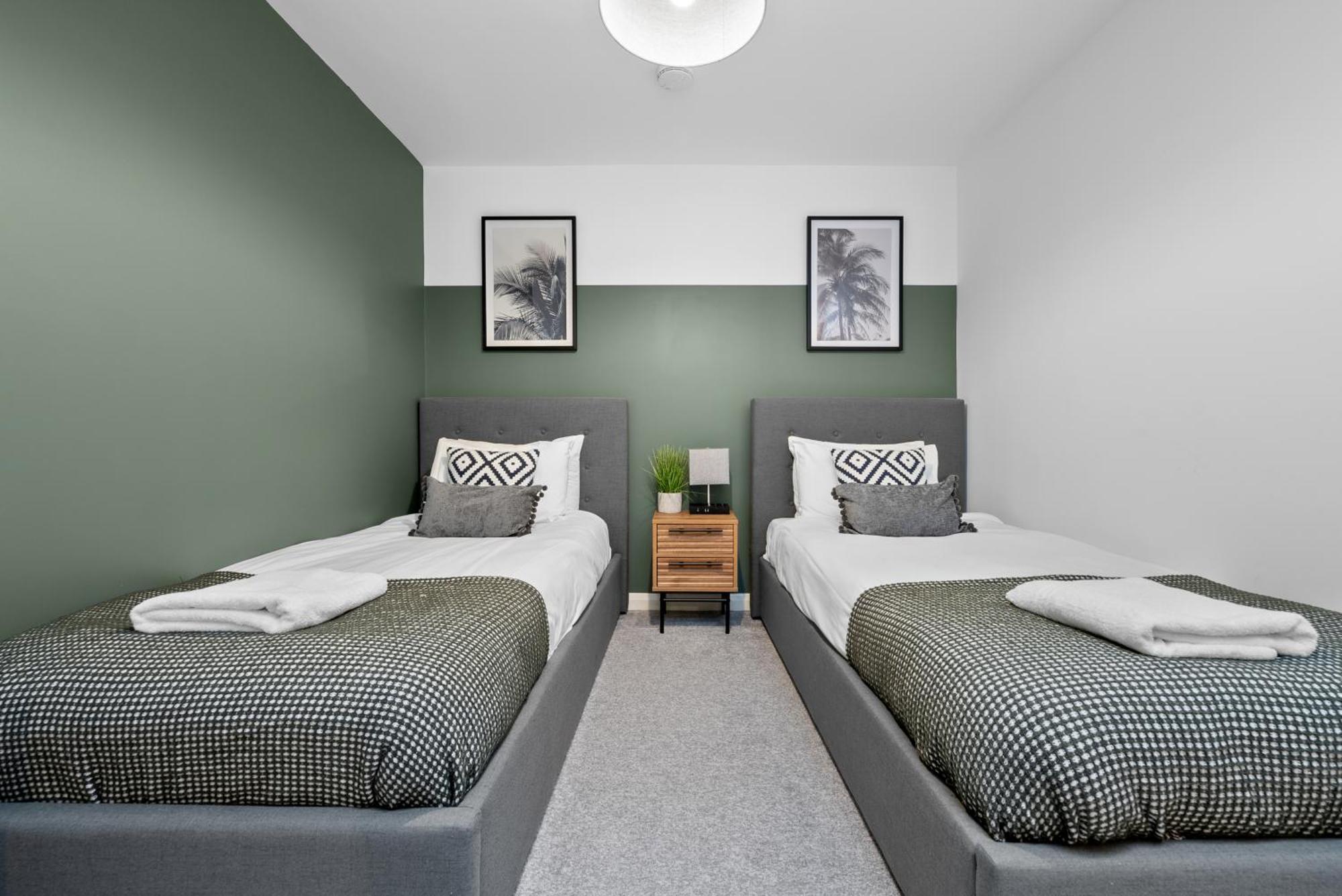 Glevum Lodge - 2 Bedroom Town Centre Apartment Cirencester Exterior photo