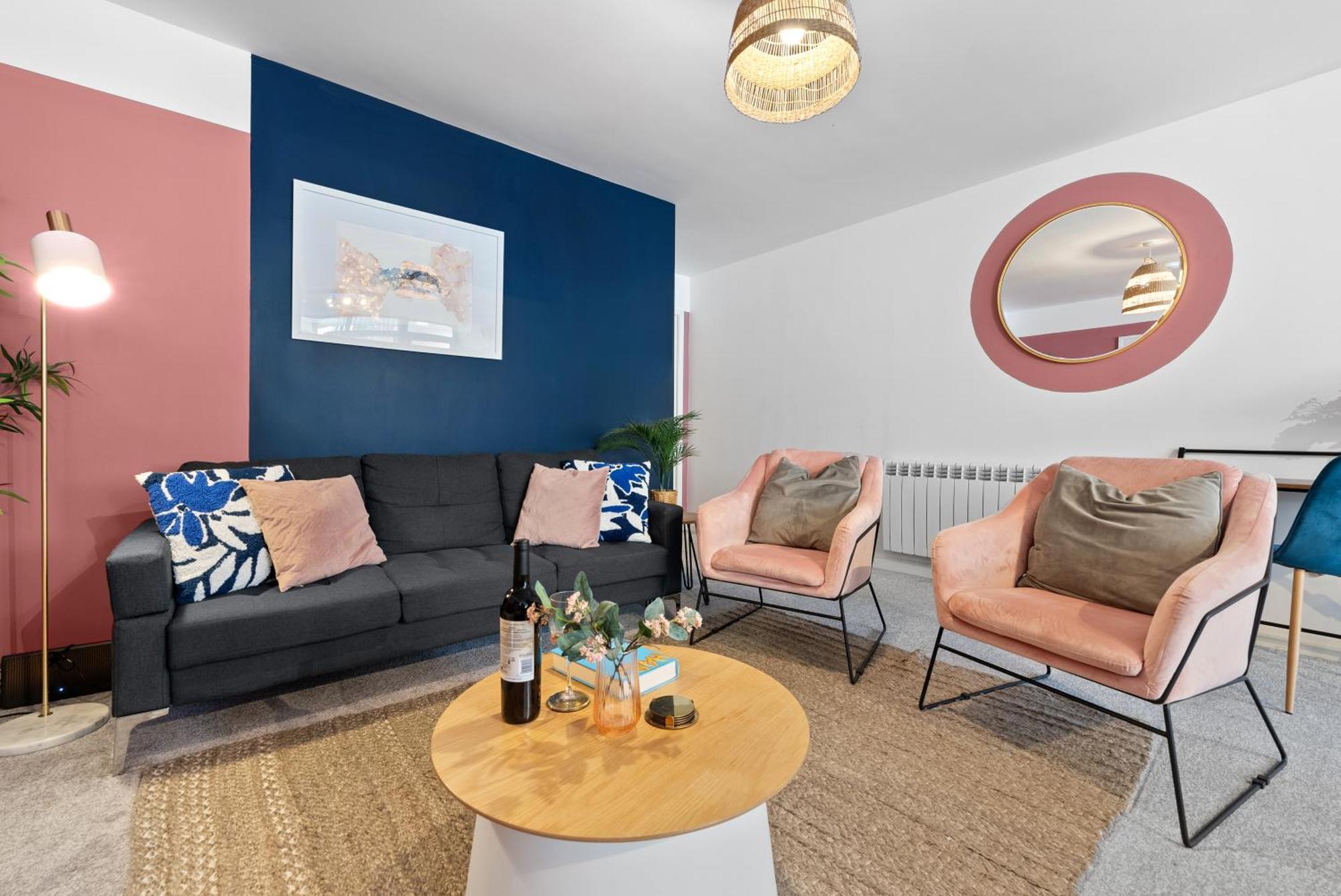 Glevum Lodge - 2 Bedroom Town Centre Apartment Cirencester Exterior photo